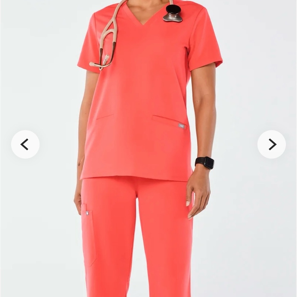 Coral V-Neck Scrub top 👚